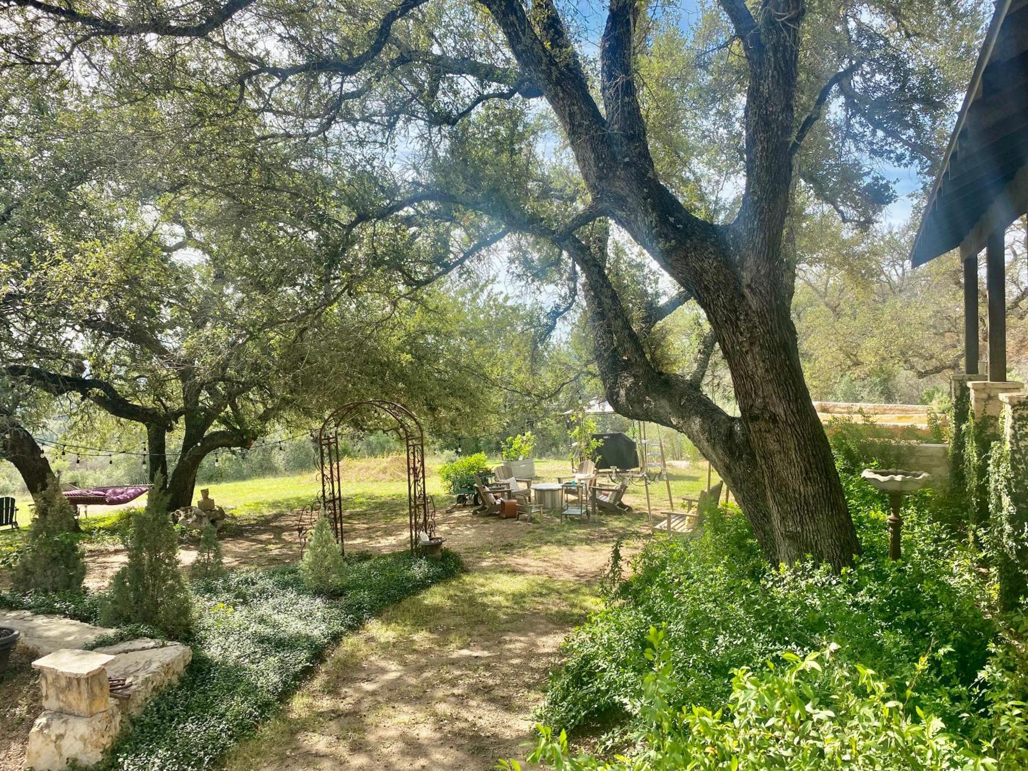 V700 Ranch Stays Marble Falls Exteriör bild