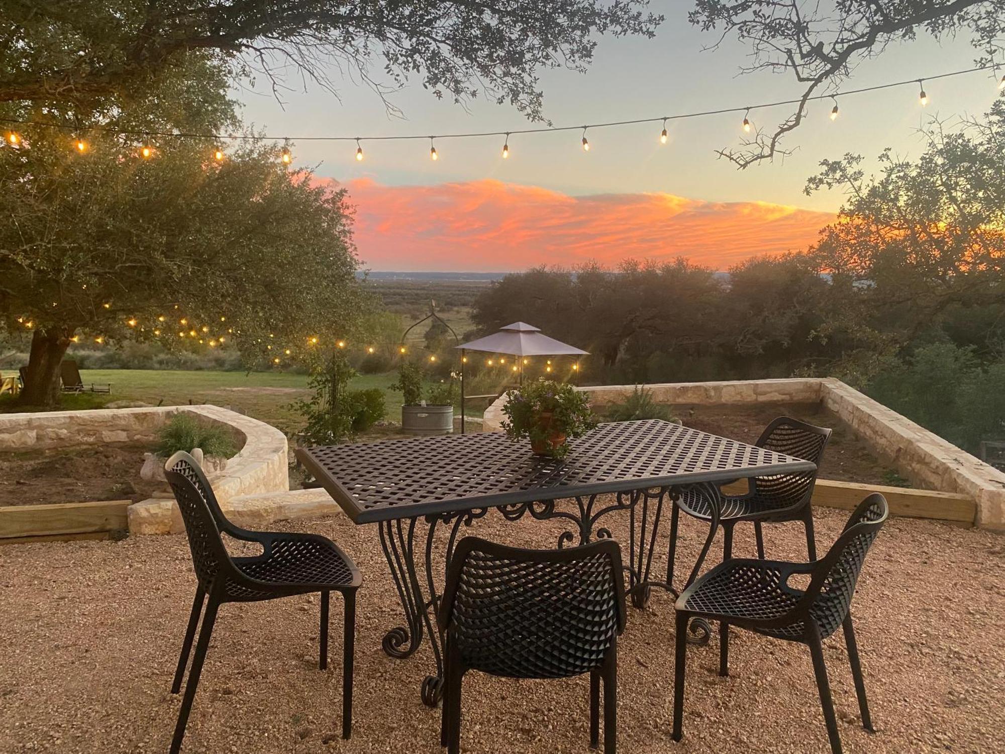 V700 Ranch Stays Marble Falls Exteriör bild