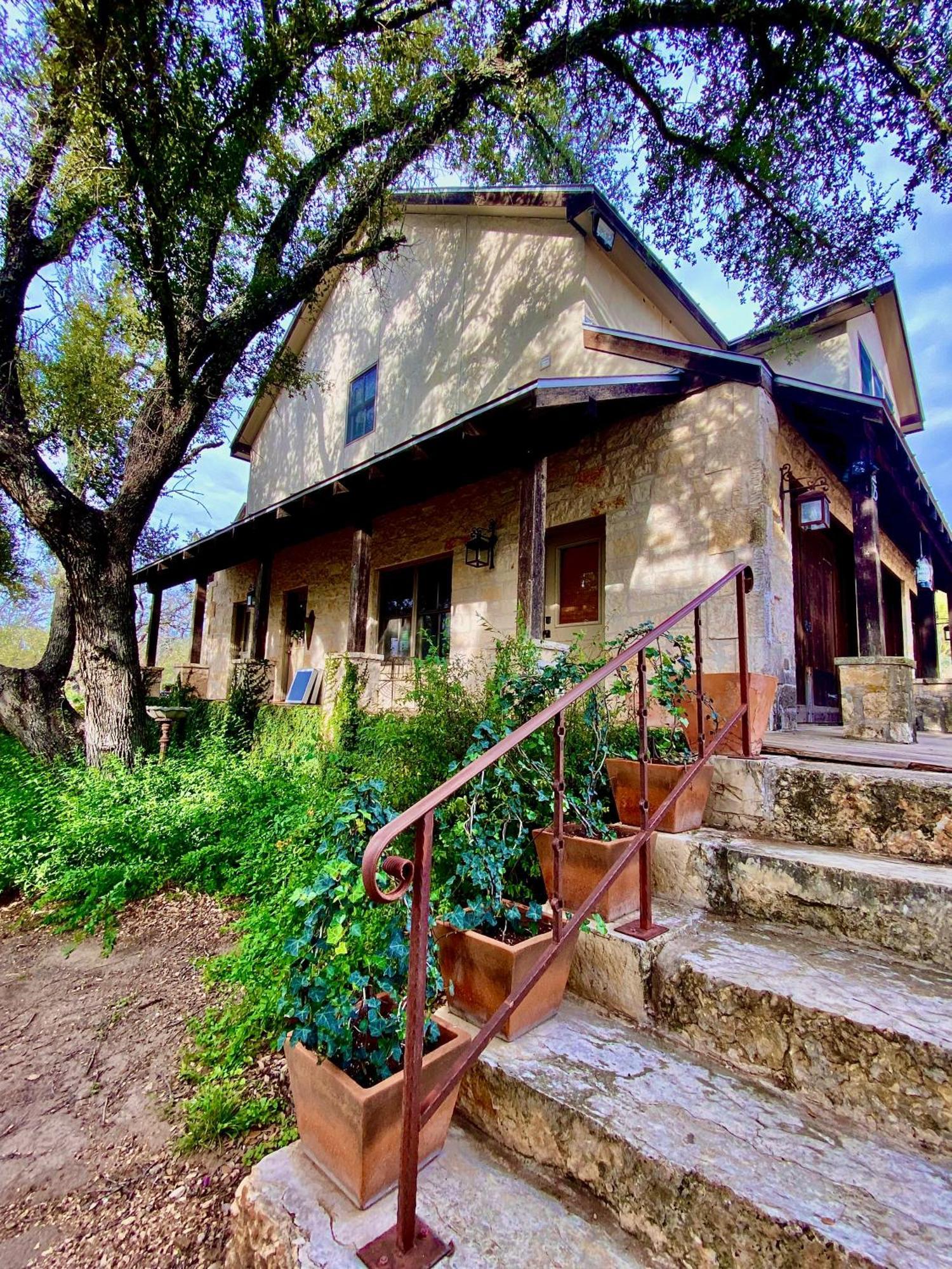 V700 Ranch Stays Marble Falls Exteriör bild